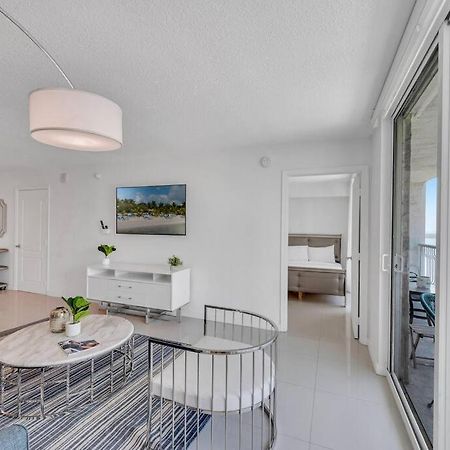 Luxurious Private Unit With Parking Apartment Miami Bagian luar foto