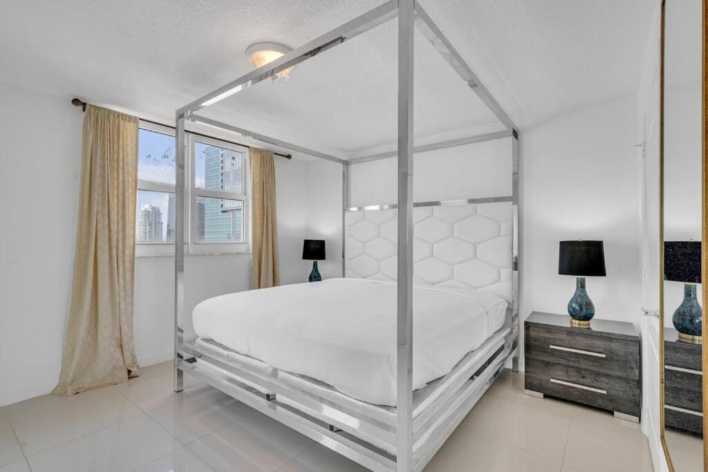 Luxurious Private Unit With Parking Apartment Miami Bagian luar foto