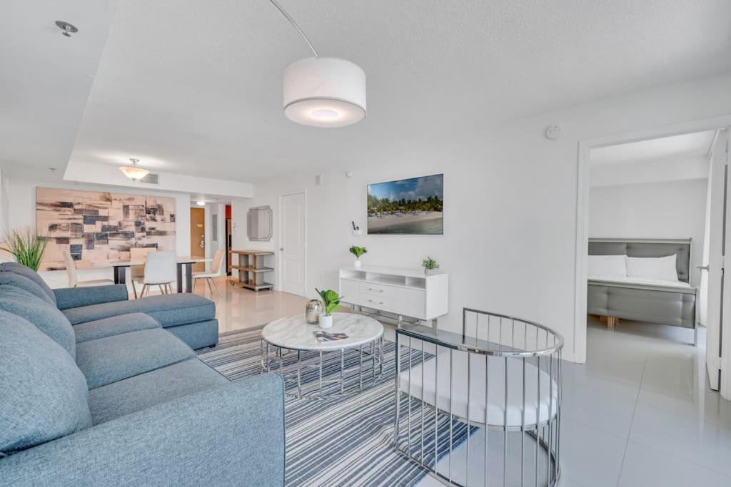 Luxurious Private Unit With Parking Apartment Miami Bagian luar foto
