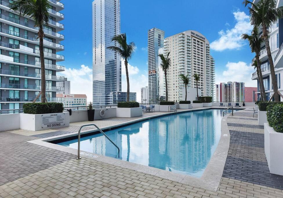 Luxurious Private Unit With Parking Apartment Miami Bagian luar foto