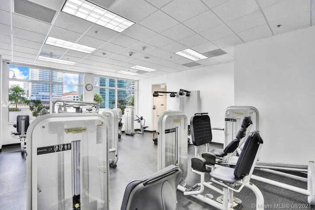 Luxurious Private Unit With Parking Apartment Miami Bagian luar foto