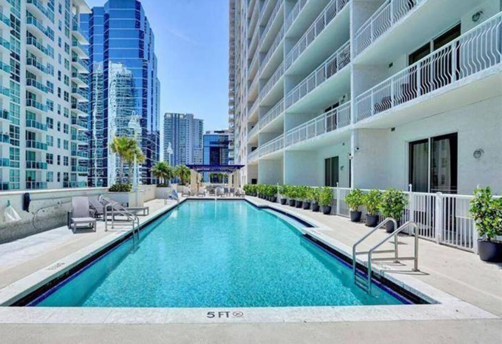Luxurious Private Unit With Parking Apartment Miami Bagian luar foto