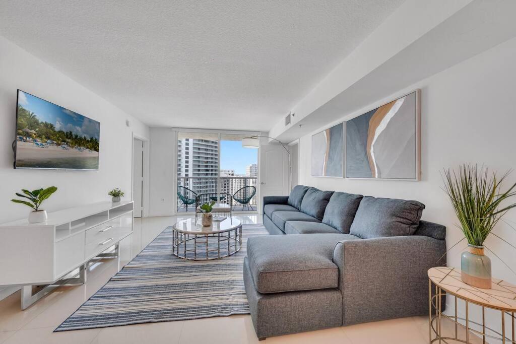 Luxurious Private Unit With Parking Apartment Miami Bagian luar foto