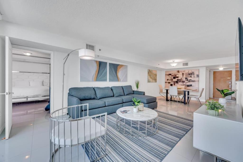 Luxurious Private Unit With Parking Apartment Miami Bagian luar foto