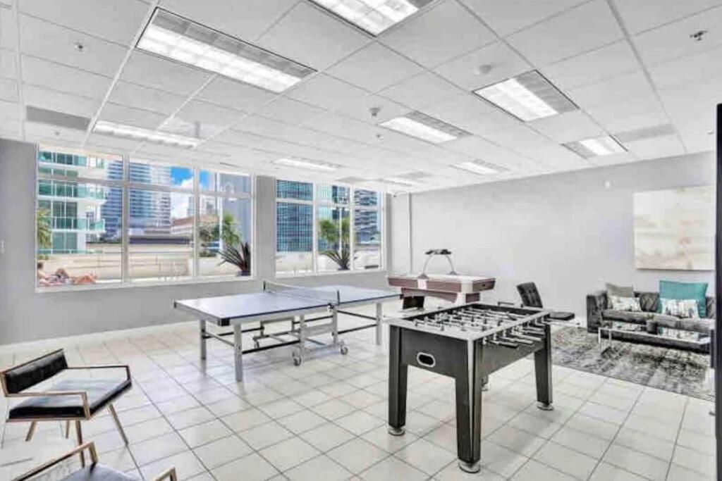 Luxurious Private Unit With Parking Apartment Miami Bagian luar foto