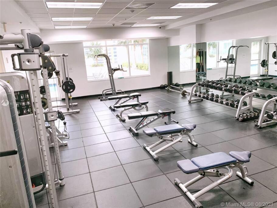 Luxurious Private Unit With Parking Apartment Miami Bagian luar foto