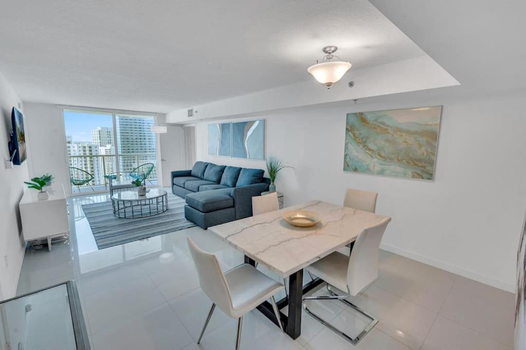 Luxurious Private Unit With Parking Apartment Miami Bagian luar foto
